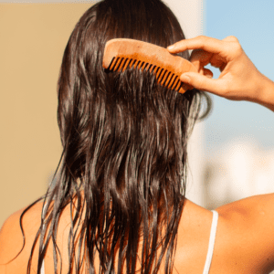 Peine de madera clásico