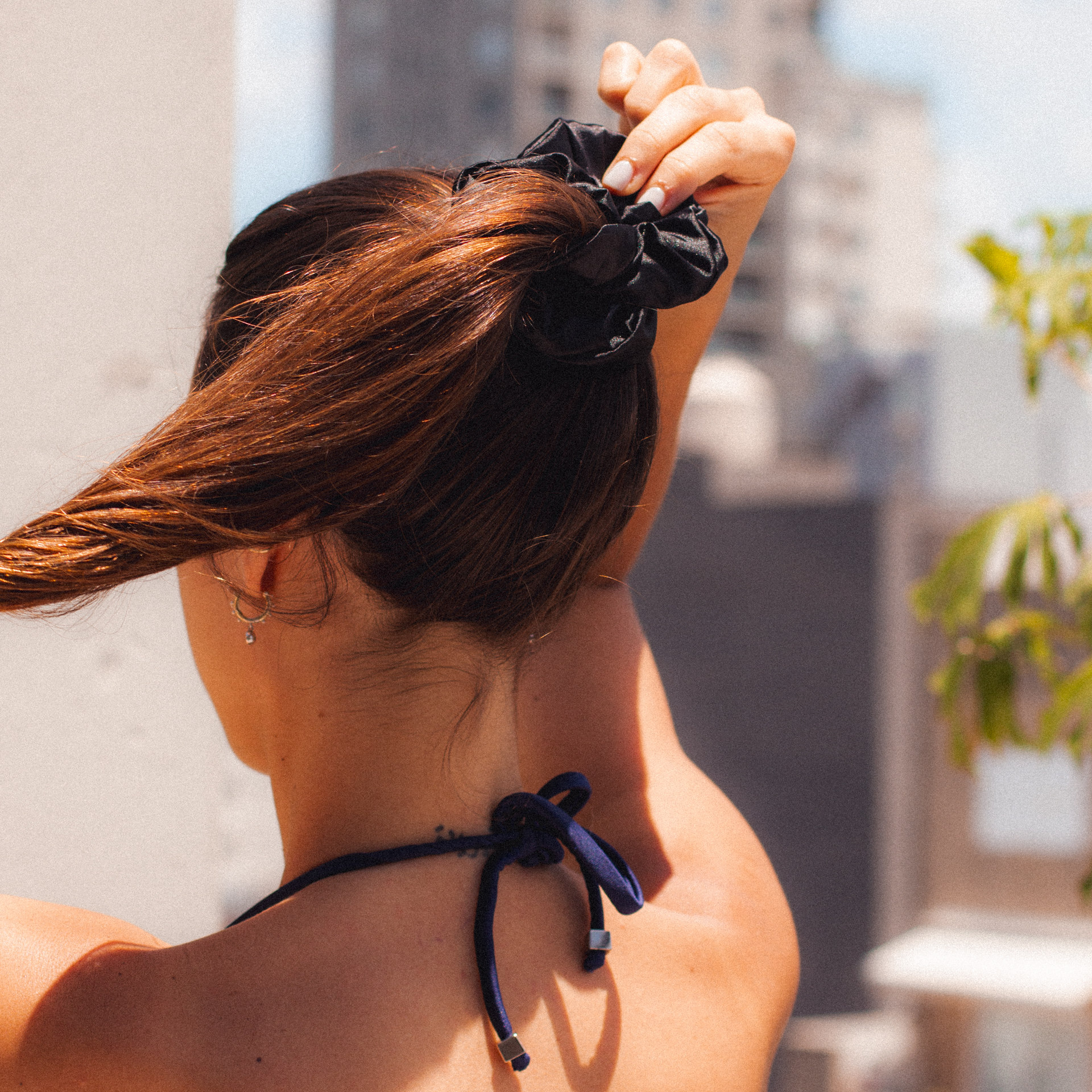 Scrunchies de satén - Negra - Imagen 2