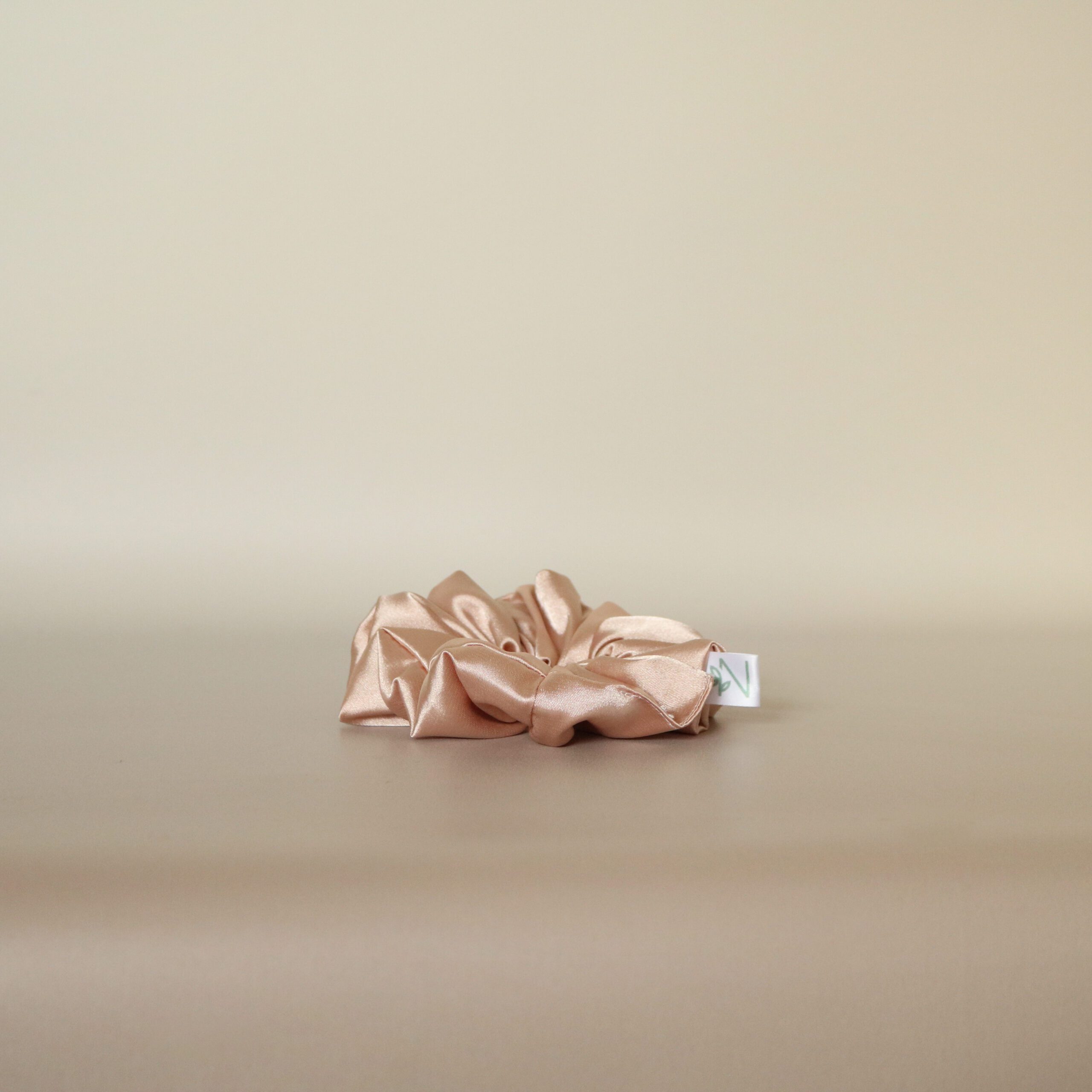 Scrunchies de satén - Rosa Viejo