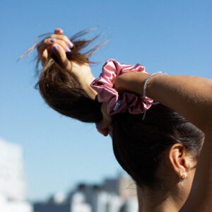 Scrunchies de satén - Rosa Viejo